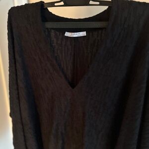 Zara flowy textured black top